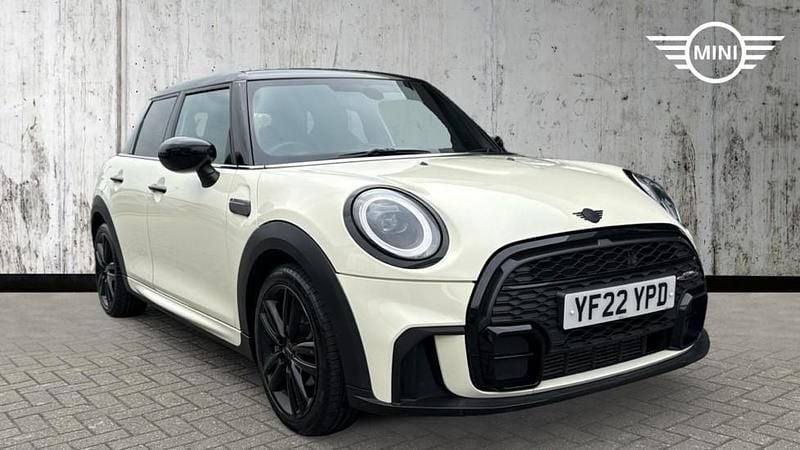 White Used 2022 Mini Cooper Hatch Hatchback | £18,200 (Fair price) - Image 1/4