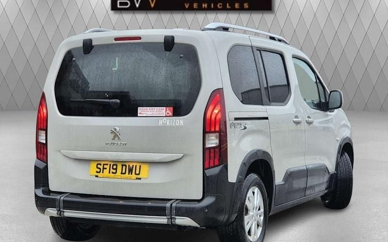 Used Peugeot Rifter Allure 102 HP (75 kW) 2023 MPV