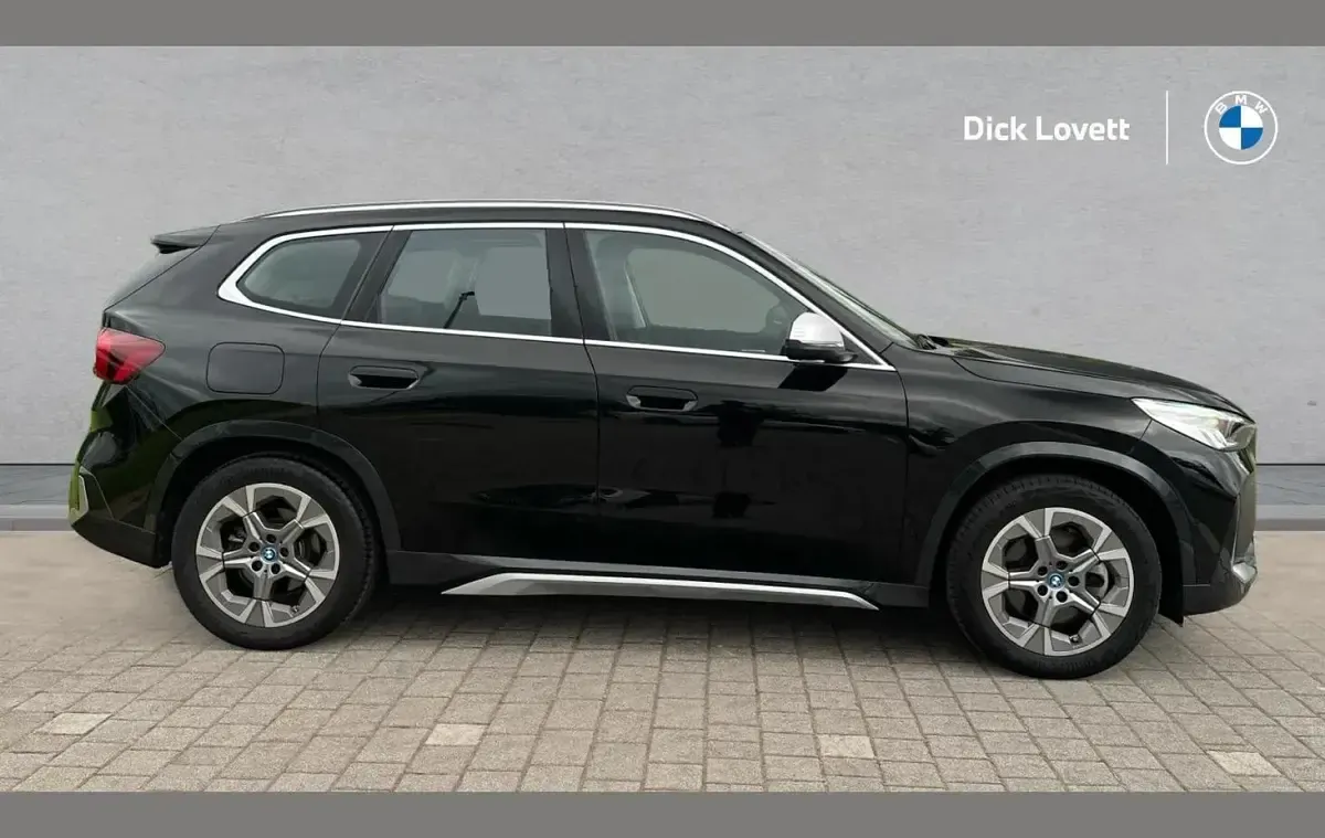 Begagnad BMW iX1 xLine 230 kW (313 HK) 2024 Svart SUV