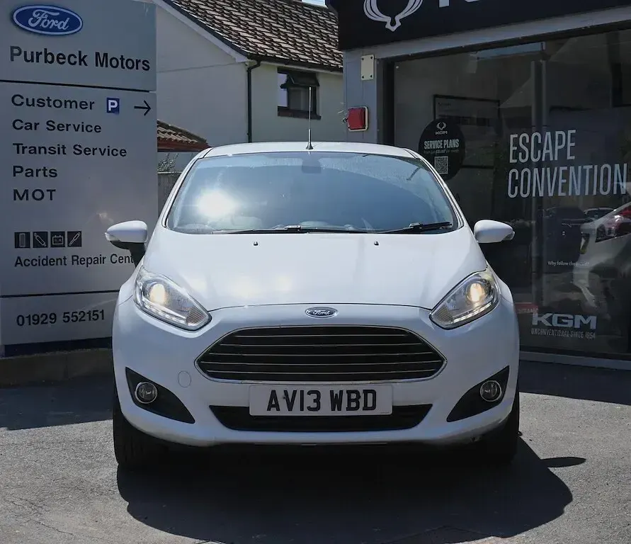 Used Ford Fiesta Titanium 2013 White Hatchback