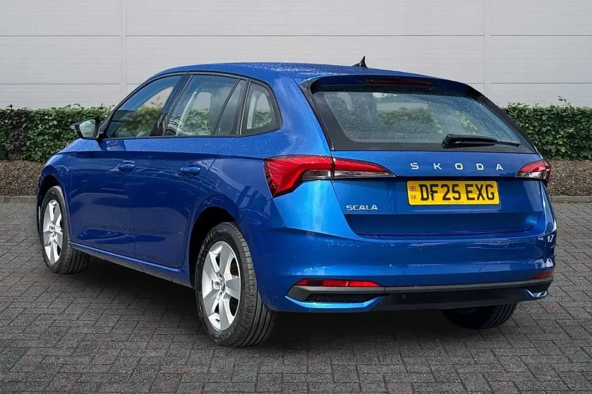 Used Skoda Scala SE 85 HP (62 kW) 2025 Race blue metallic Hatchback