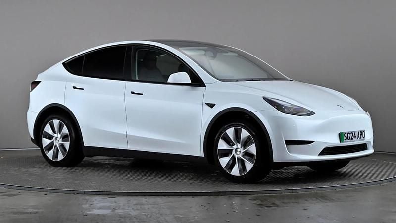 White Used 2024 Tesla Model Y RWD SUV | £27,498 (Fair price) - Image 1/3