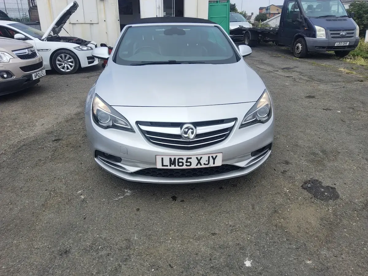 Used Vauxhall Cascada Elite 200 HP (147 kW) 2015 Silver Cabriolet