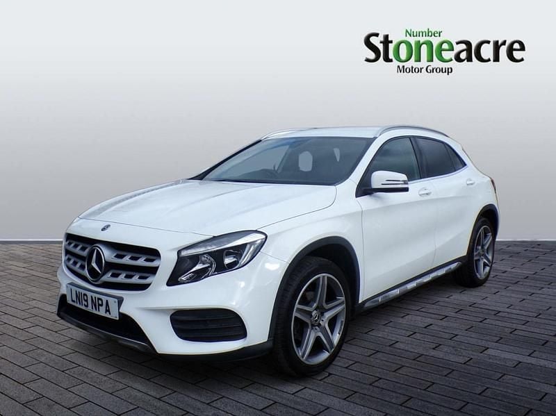 Used Mercedes GLA200 AMG line 156 HP (114 kW) 2019 White SUV