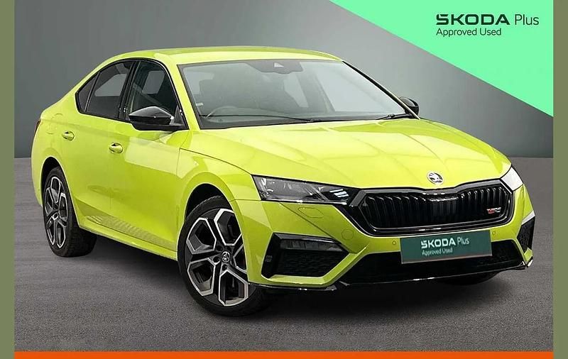 Used Skoda Octavia vRS 241 HP (177 kW) 2023 Green Hatchback