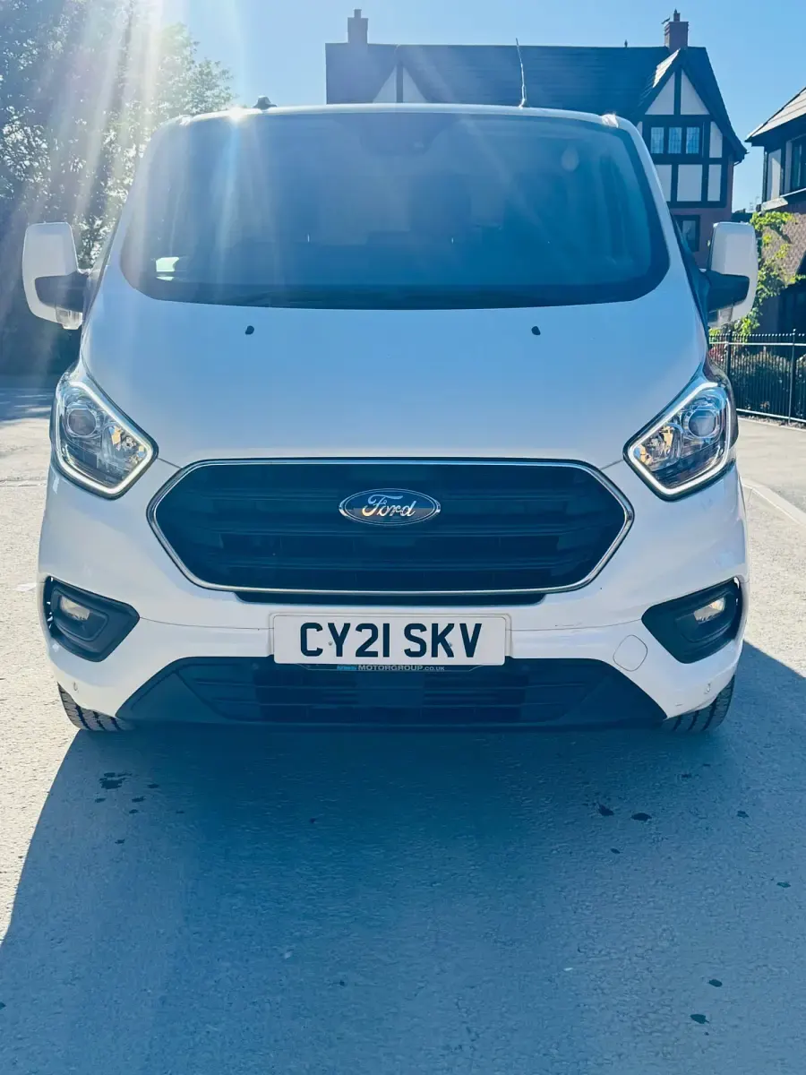 Begagnad Ford Transit Custom Limited 130 HK (95 kW) 2021 Vit Van