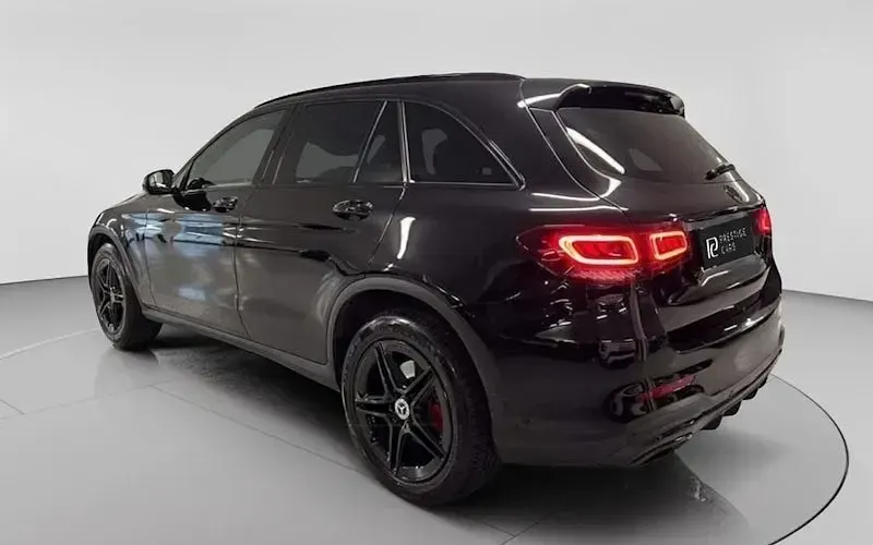Usata Mercedes GLC300e AMG line 320 CV (235 kW) 2022 Nero Station wagon