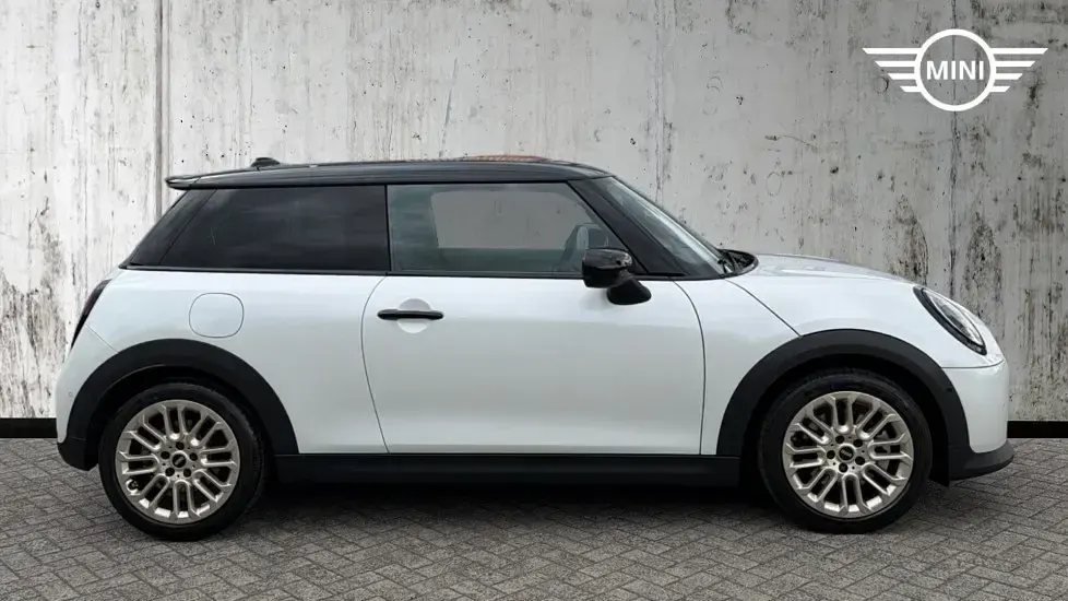 Used Mini Cooper S Hatch 201 HP (147 kW) 2024 White Hatchback