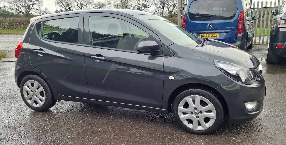 Used Vauxhall Viva 75 HP (55 kW) 2016 Grey Hatchback