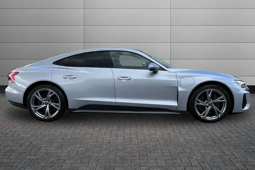 Used Audi e-tron GT quattro Design 389 kW (530 HP) 2023 Silver Sedan