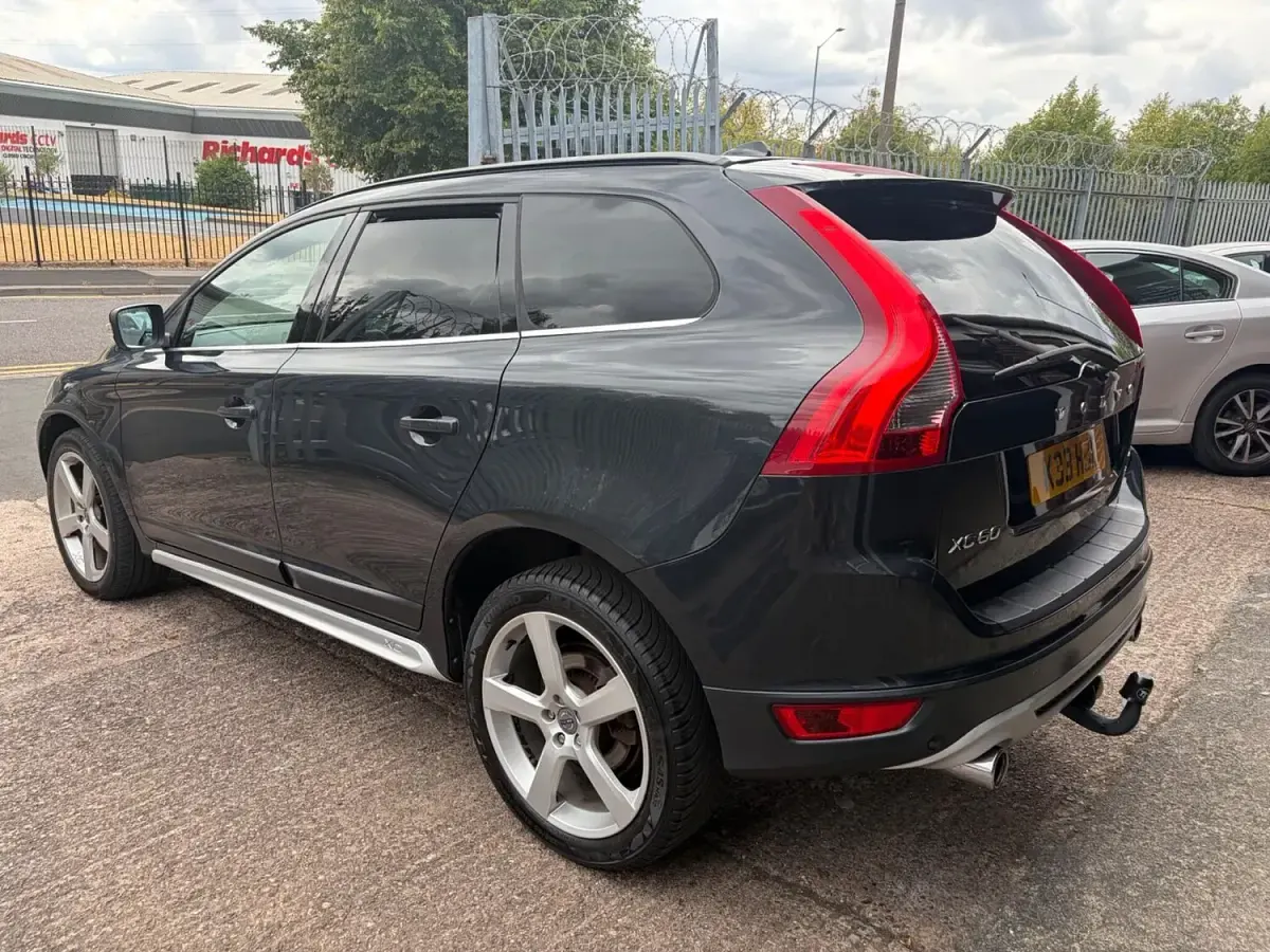 Used Volvo XC60 R-Design 163 HP (119 kW) 2012 Grey SUV