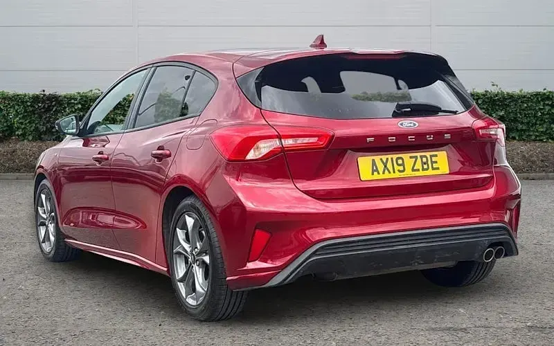 Used Ford Focus ST-Line 125 HP (91 kW) 2019 Red Hatchback