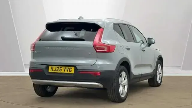 Used Volvo XC40 Core 161 HP (118 kW) 2026 SUV