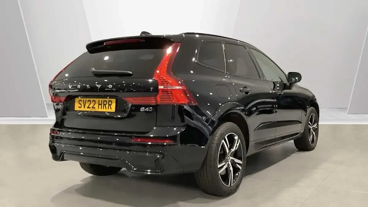 Used Volvo XC60 R-Design 194 HP (142 kW) 2022 Black SUV