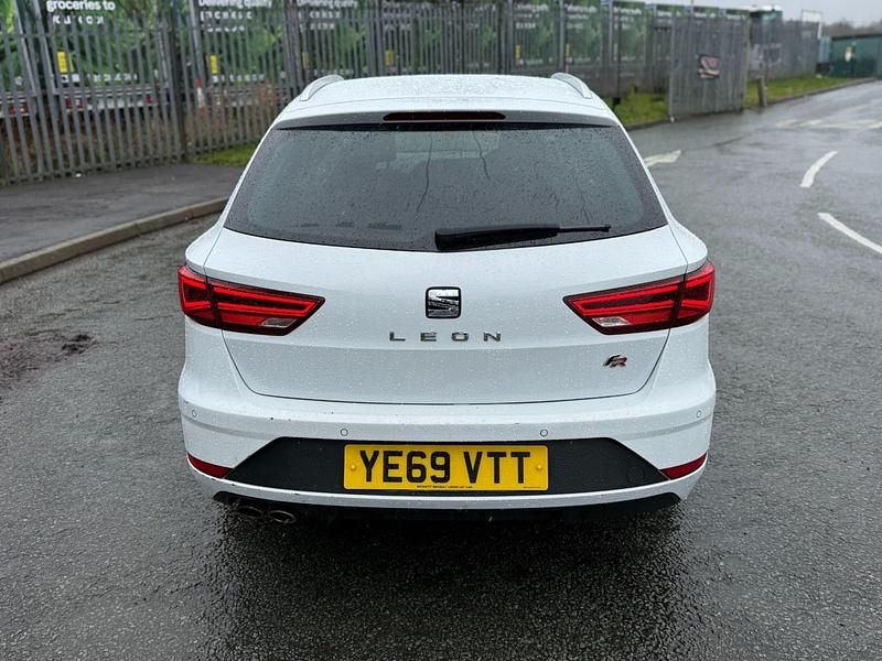 Begagnad Seat Leon FR 2019 Vit Kombi