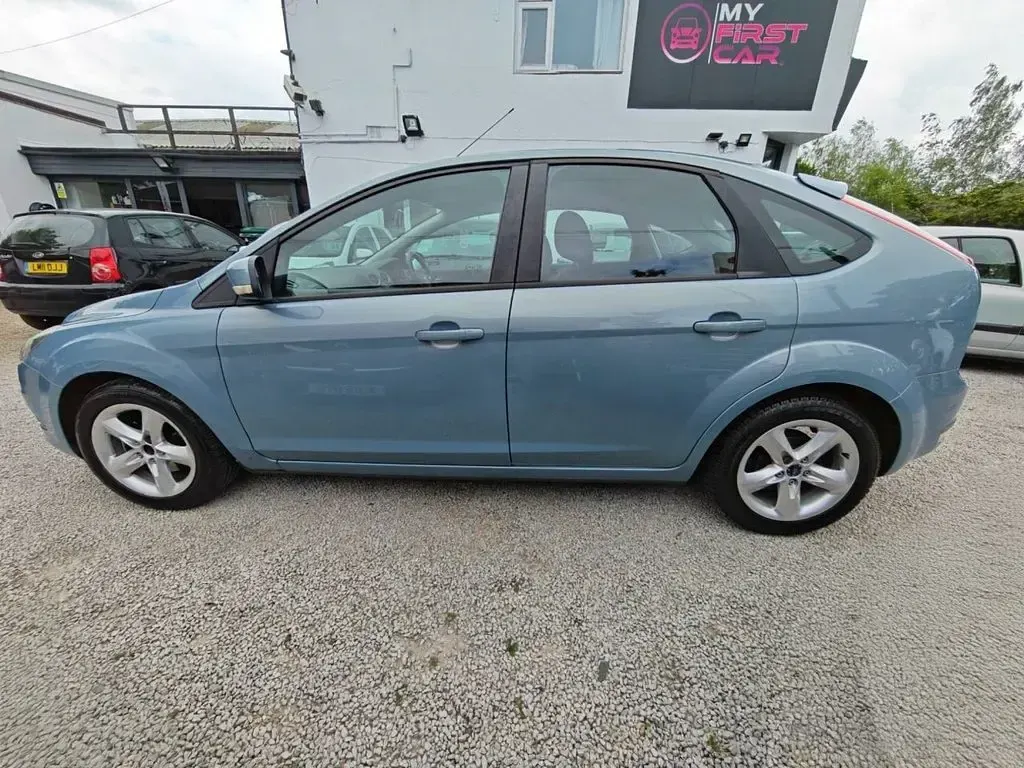 Used Ford Focus Zetec 100 HP (73 kW) 2008 Blue Hatchback