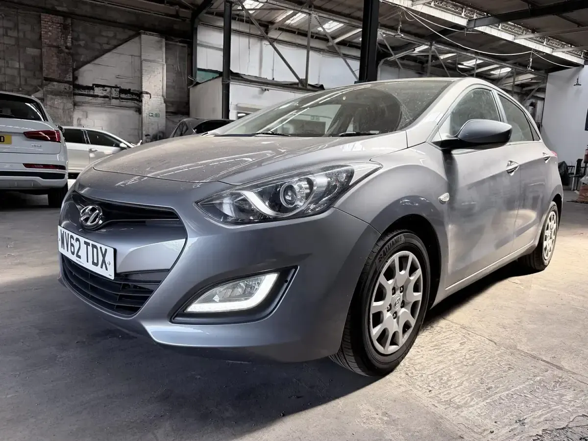 Used Hyundai i30 Classic 100 HP (73 kW) 2012 Grey Hatchback