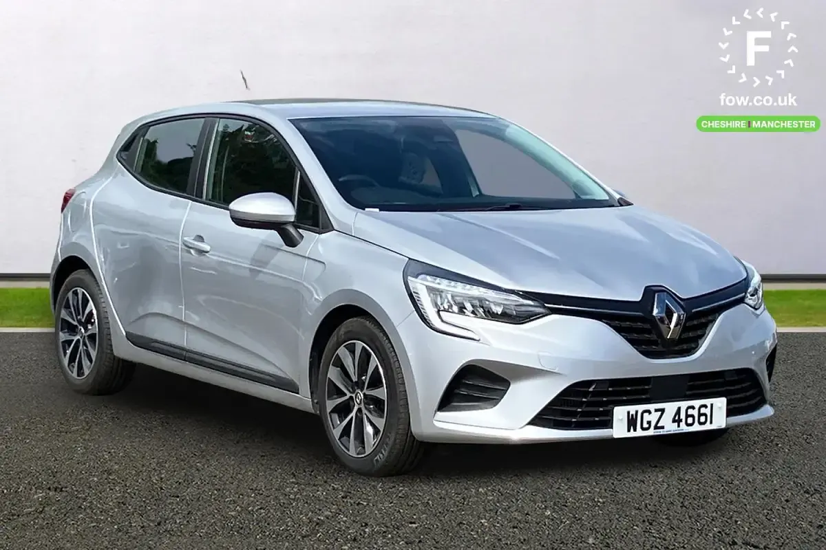 Used Renault Clio Iconic 90 HP (66 kW) 2022 Hatchback