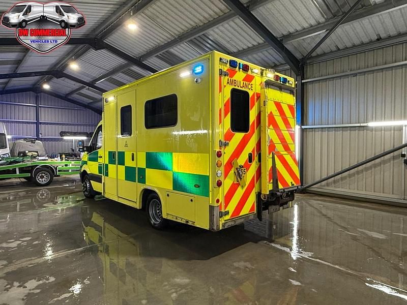 Used Mercedes Sprinter 190 HP (139 kW) 2015 Yellow Van