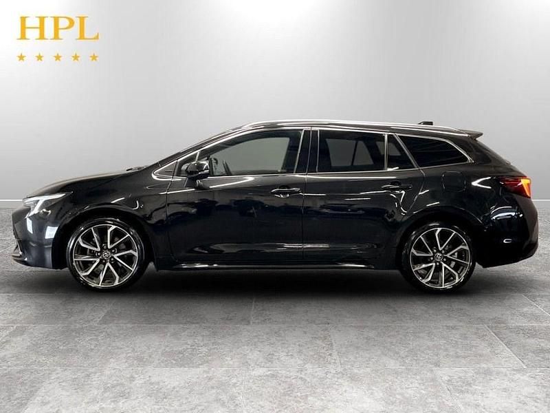 Used Toyota Corolla 196 HP (144 kW) 2023 Black Estate