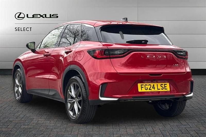 Used Lexus LBX 136 HP (100 kW) 2024 Red SUV