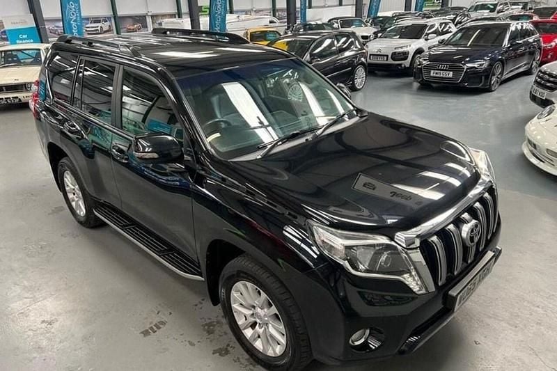 Used Toyota Land Cruiser 190 HP (139 kW) 2015