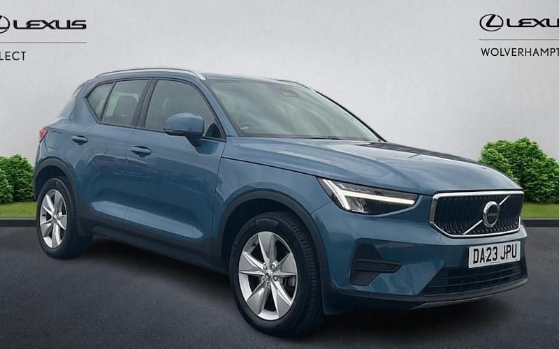 Used 2025 Volvo XC40 Core SUV | £26,099 (Fair price) - Image 1/4