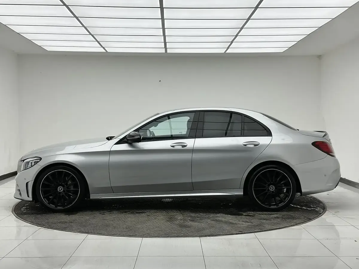 Used Mercedes C220 AMG Line Premium 194 HP (142 kW) 2020 Silver Sedan