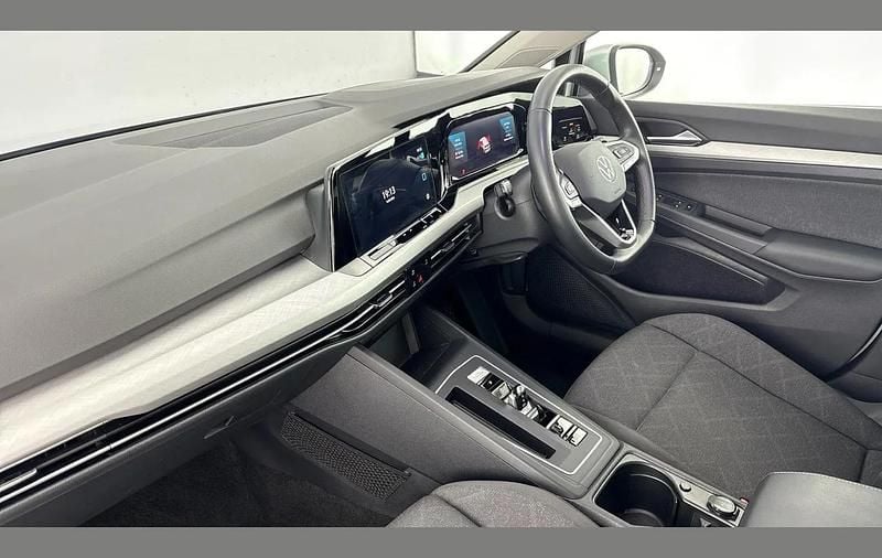 Used VW Golf VIII Life 147 HP (108 kW) 2023 Silver Hatchback