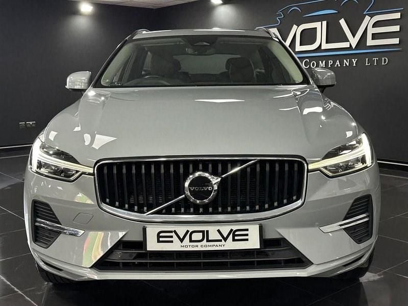 Used Volvo XC60 Core 250 HP (183 kW) 2023 Grey SUV
