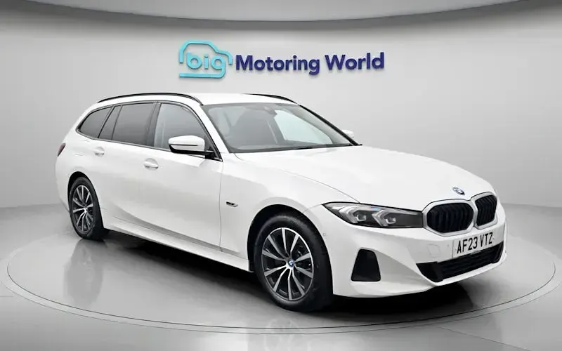 Used BMW 330e Sport Line 292 HP (214 kW) 2023 White Estate