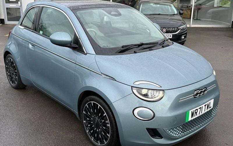 Used 2025 Fiat 500e La Prima Hatchback | £15,150 (Good price) - Image 1/4