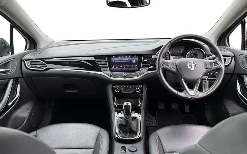Usado Vauxhall Astra Elite 200 CV (147 kW) 2018 Negro Utilitario