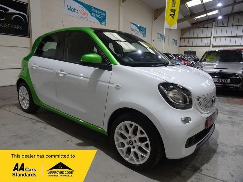 Green Used 2018 Smart ForFour Electric Drive Premium Hatchback | £7,450 (Fair price) - Image 1/4