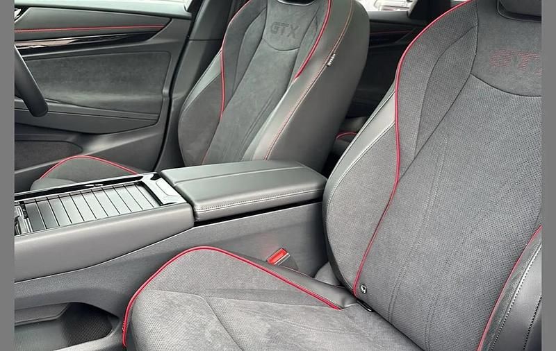 New VW ID.7 GTX 250 kW (340 HP) 2026 Blue Estate