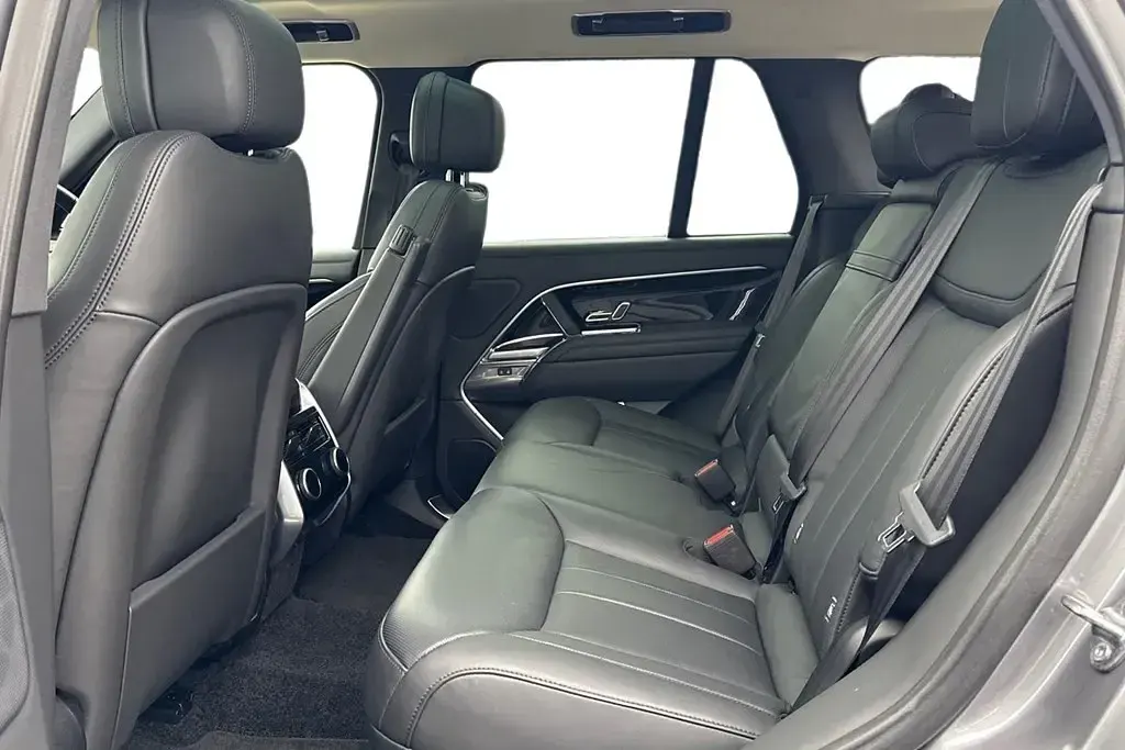 Begagnad Land Rover Range Rover HSE 2024 Grå SUV