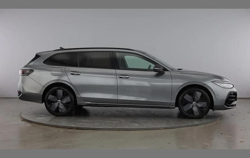 Used VW Passat R-line 267 HP (196 kW) 2025 Grey Estate