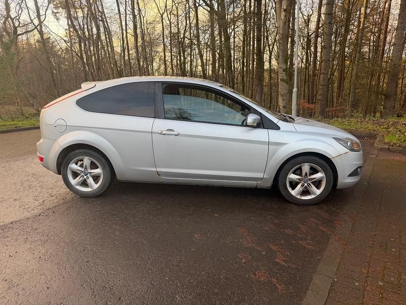 Used Ford Focus Zetec 2009 Silver Hatchback