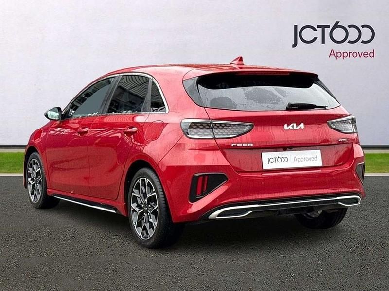Używany Kia Ceed GT-Line 117 KM (86 kW) 2023 Czerwony Hatchback