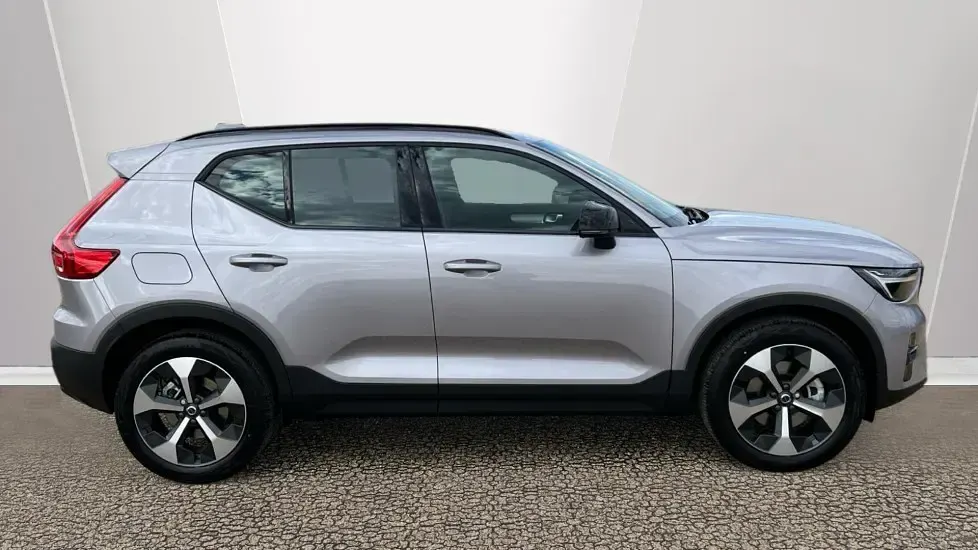 New Volvo XC40 Plus 163 HP (119 kW) 2026 Silver SUV