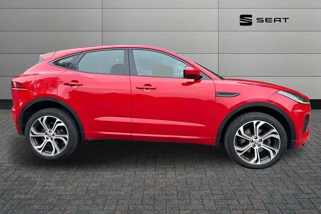 Usado Jaguar E-Pace First Edition 177 HP (130 kW) 2018 Vermelho SUV