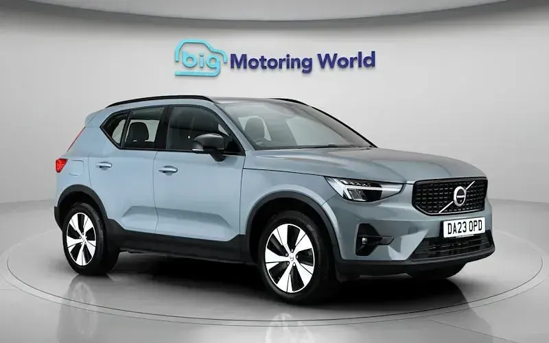 Used Volvo XC40 Plus 211 HP (155 kW) 2023 Grey SUV
