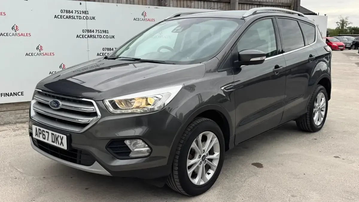Usado Ford Kuga Titanium 182 CV (133 kW) 2018 Gris SUV