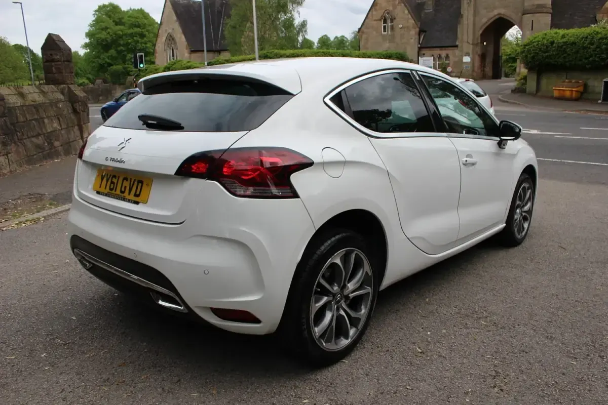 Usado Citroën DS4 115 CV (84 kW) 2011 Blanco Utilitario