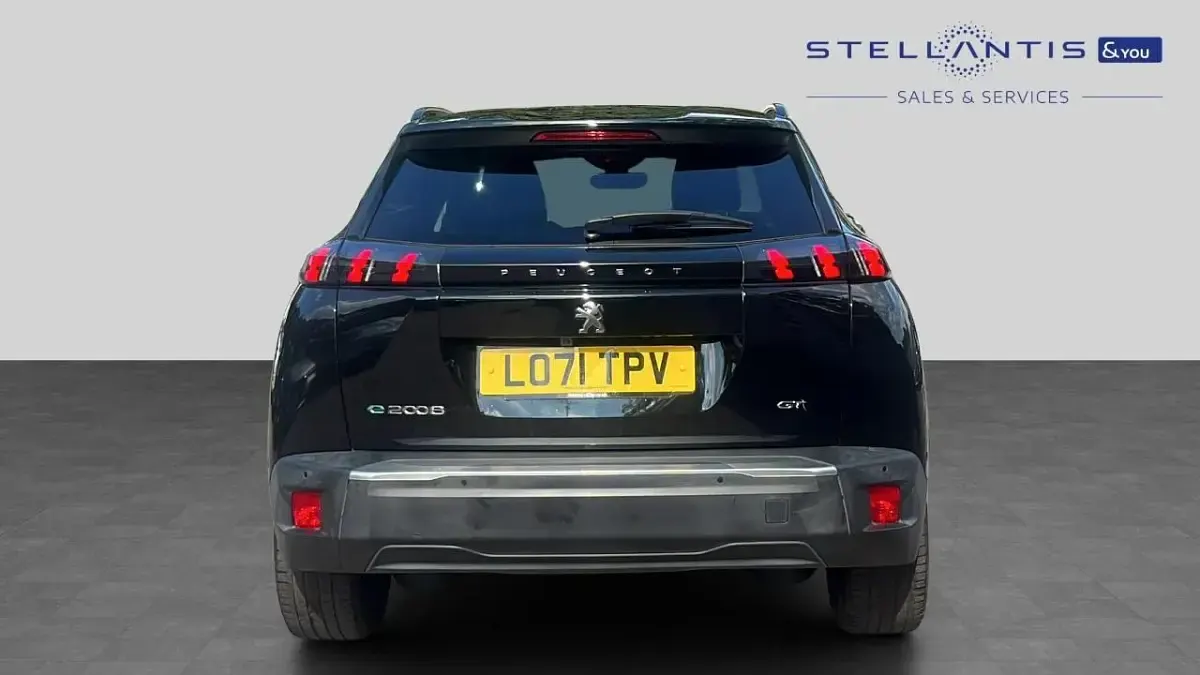 Used Peugeot e-2008 Premium 98 kW (134 HP) 2022 Black SUV