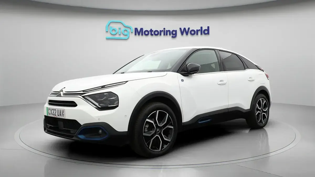 Used Citroën e-C4 Shine 100 kW (136 HP) 2021 White Hatchback