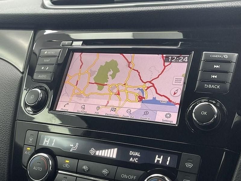 Used Nissan Qashqai N-Connecta 115 HP (84 kW) 2019 Red SUV