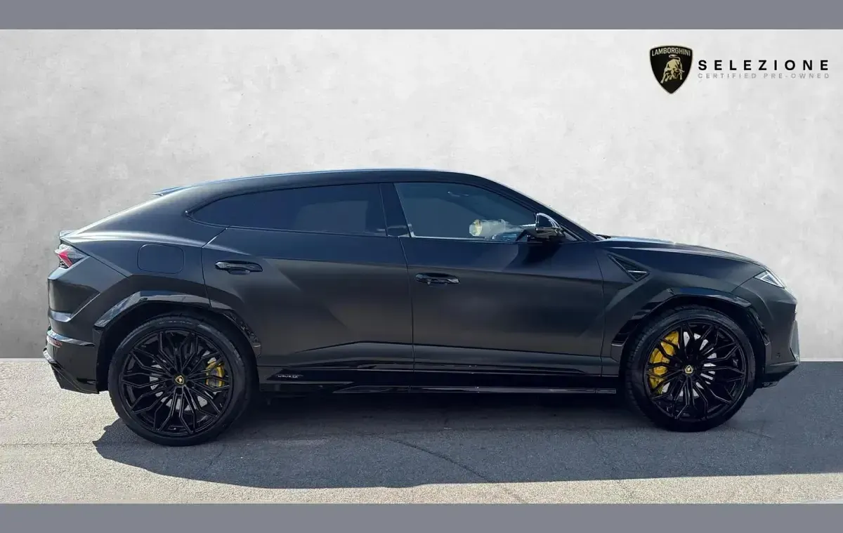 Used Lamborghini Urus 800 HP (588 kW) 2025 Black SUV