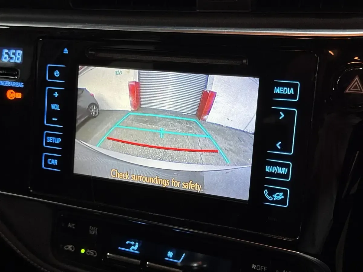 Used Toyota Auris Business Edition 112 HP (82 kW) 2015 Grey Hatchback