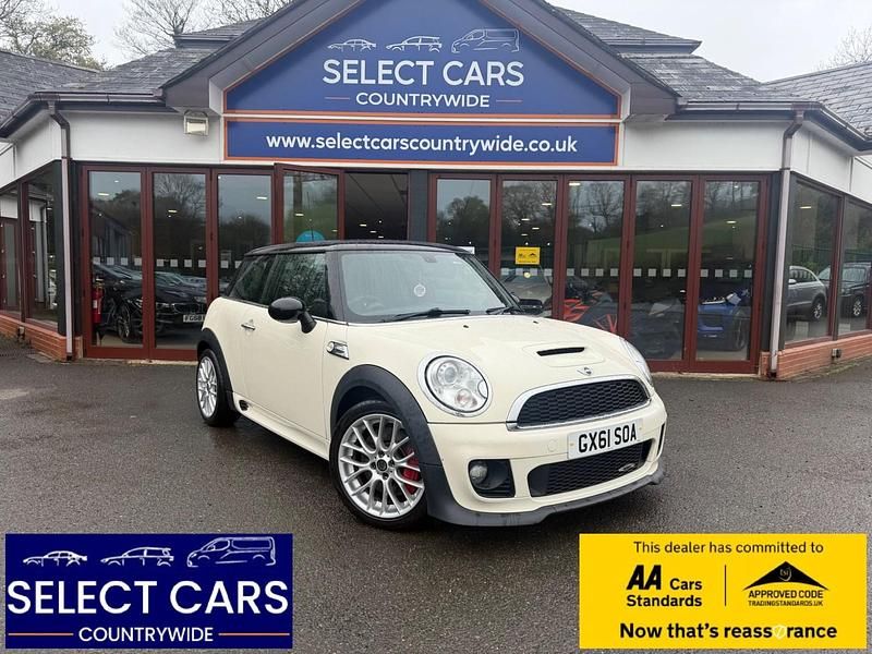 Used Mini John Cooper Works Hatch 211 HP (155 kW) 2011 White Hatchback